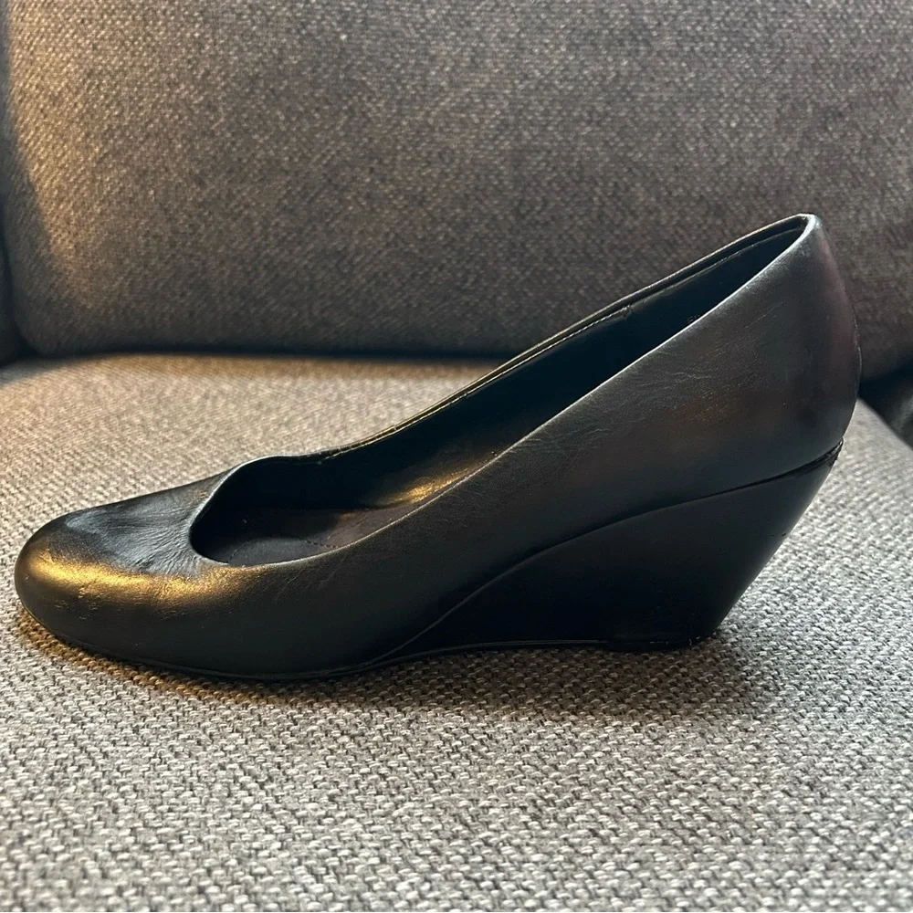(SOLD) Soft Moc Black Leather Wedge Heels Size 10 - Picture 9 of 14